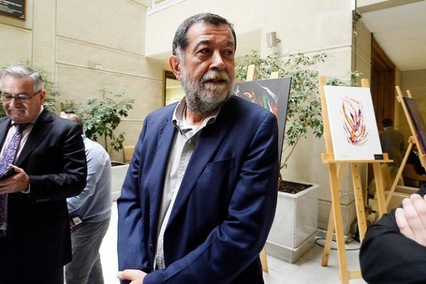 Aleuy reaparece y acusa al gobierno de "polarizar el diálogo político"