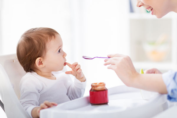Atención madres trabajadoras: DT cambia criterio sobre derecho para alimentar a hijos menores de 2 años