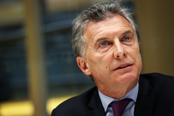 El riesgo país de Argentina por las nubes: toca los 906 puntos, récord en la era Macri