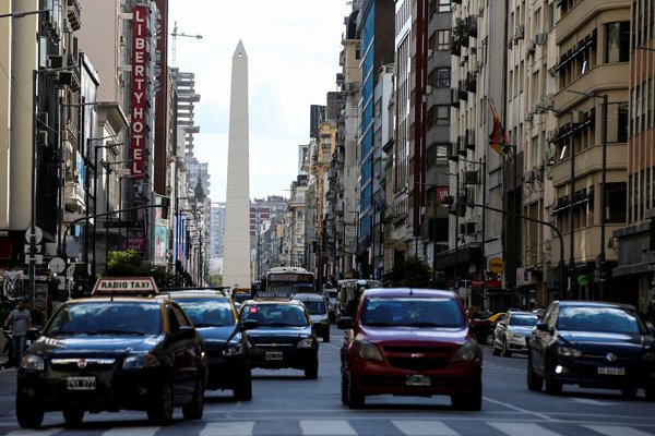 Crisis al otro lado de la cordillera ya impacta en Chile: Fondos de inversión expuestos a Argentina sufren duras pérdidas