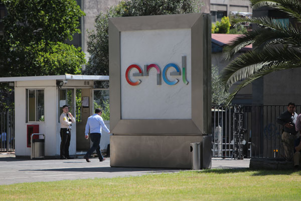 <p>Ante presión de minoritarios, Enel Américas rebaja monto de aumento de capital</p>