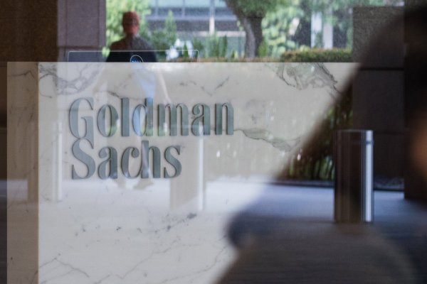El auge de la inversión pasiva asesta un golpe a los grandes bancos de inversión de Wall Street