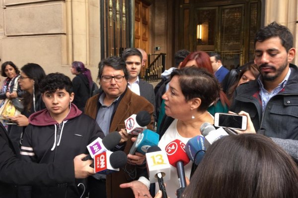 Beatriz Sánchez por viaje de Piñera con sus hijos a China: "No puede haber privilegios, no puede haber plata que valga"