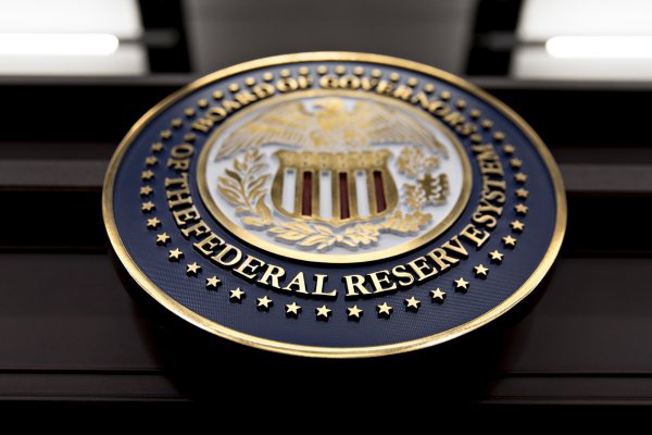 Fed deja sin cambios la tasa de interés y reitera que será "paciente"