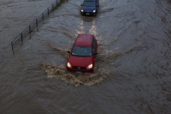 Cuatro puentes colapsados y más de 450 damnificados tras inundaciones en Los Lagos