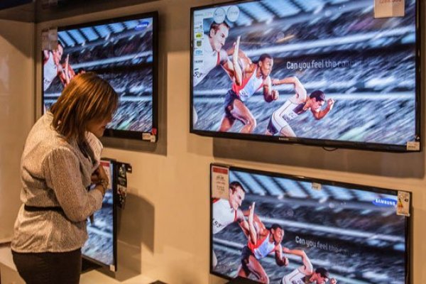 Gobierno pone mayores exigencias a canales de TV y aplaza apagón analógico