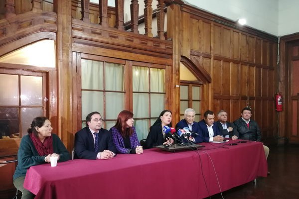Oposición se alinea con la CUT y prepararán agenda para enfrentar reforma laboral del gobierno