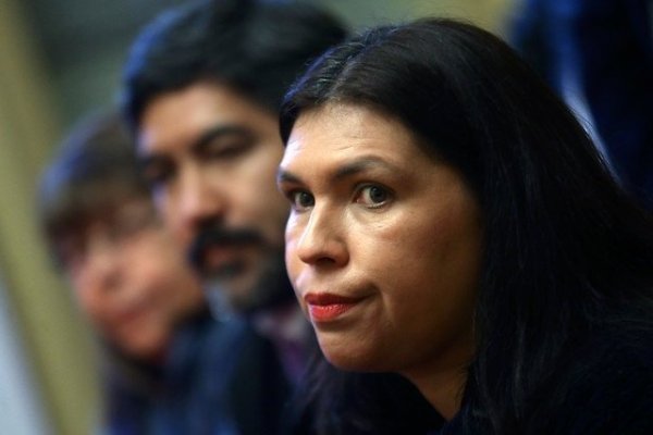 Bárbara Figueroa cuestiona con duros términos a economistas de la oposición por apoyo a la reforma laboral