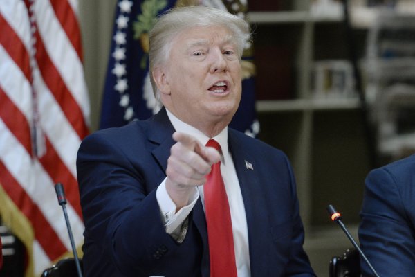 Guerra comercial desatada: EEUU aplica nuevos aranceles, China promete represalias y Trump asegura que no hay apuros en llegar a un acuerdo