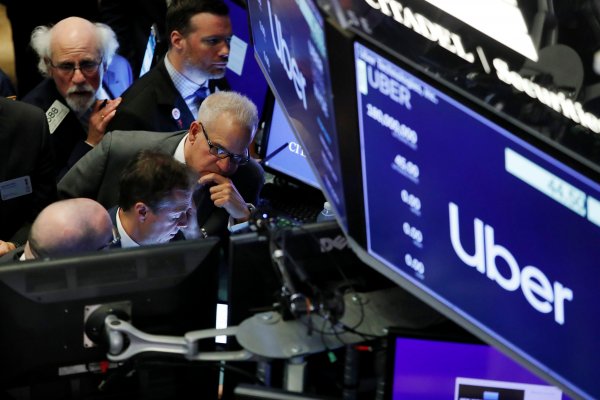 Uber lo pasó pésimo en su primer día en la bolsa y su acción sufrió un duro golpe