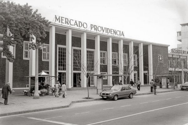 Matthei lanza concurso para Mercado Providencia y concesión será por 25 años