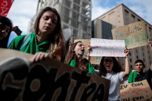 Brasil toma la delantera entre los mercados emergentes a la baja