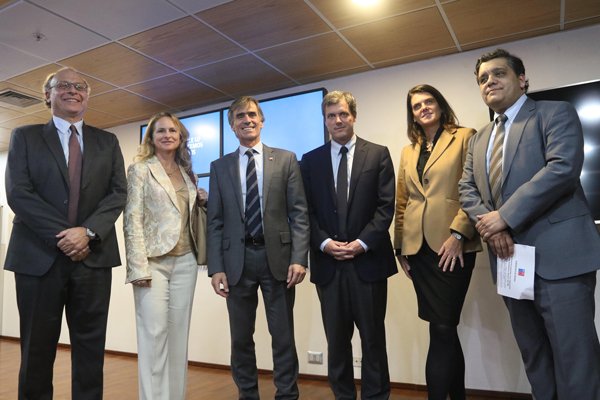 Economía presenta el consejo consultivo del INE y la oposición pedirá más opiniones por IPC