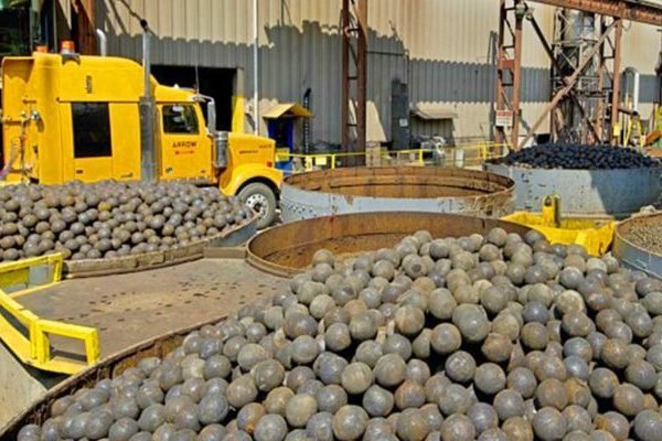 Gobierno fija impuesto adicional de 5,6% a importaciones de bolas de molienda pese a ofensiva china