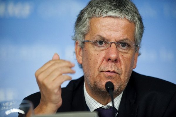 Eyzaguirre arremete: crecimiento no llegará a 3% este año y gobierno será "cazado en su propia trampa"