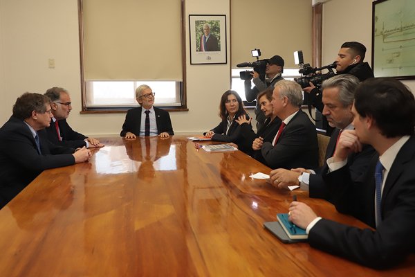 Fontaine incluirá obras adicionales a negociación con concesionarias