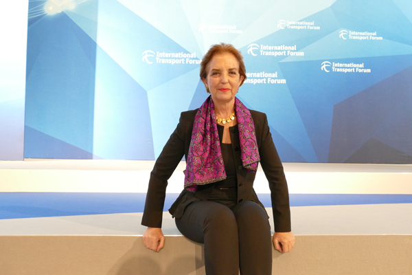 <p>Gloria Hutt: “Hay consenso mundial de regular nuevas formas de movilidad"</p>