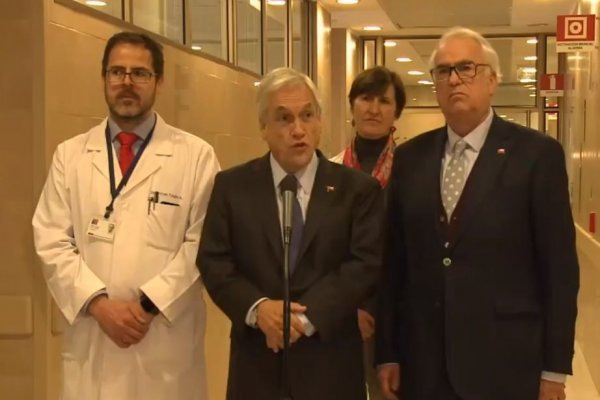 Piñera defiende revisión de mochilas luego de visitar a estudiante baleado