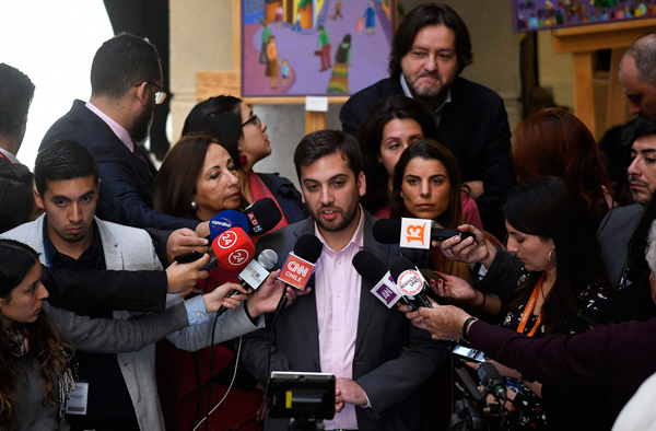 Soto sale de presidencia de Comisión de Trabajo