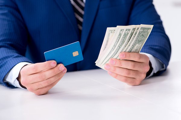 ¿Cuáles son los efectos de la escalada del dólar en el bolsillo de los chilenos?