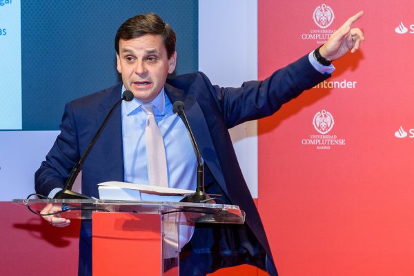 Líder de grandes empresarios apunta a la “fiesta” de Bachelet como causa de la fuerte caída de la competitividad del país