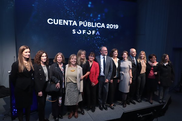 Las nuevas integrantes del consejo de la Sofofa junto Bernardo Larraín y Gonzalo Said.