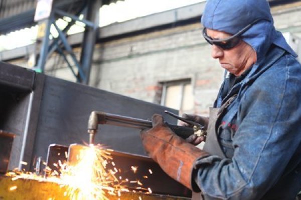 Presidente sincera que Chile crecerá más cerca del 3% este año ante un contexto "más difícil"