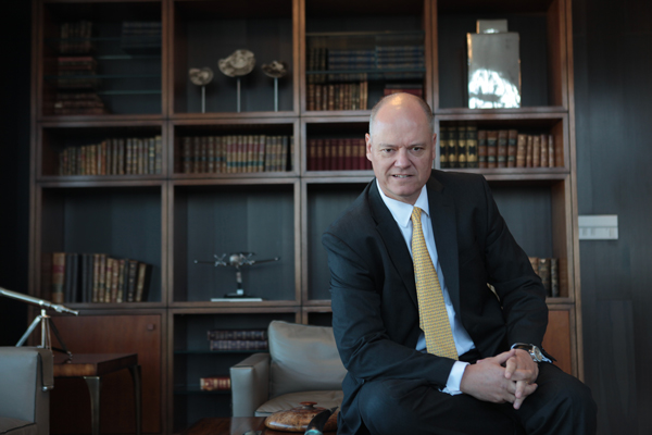 Henry Comber deja gerencia general y asume nuevo rol ejecutivo en EuroAmerica