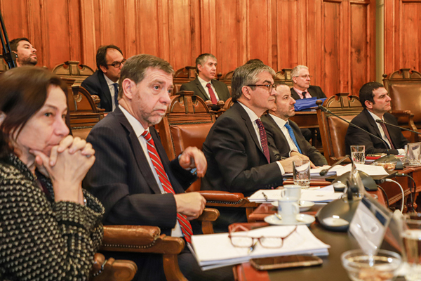 El consejo del Banco Central concurrió en pleno ayer a la comisión de Hacienda del Senado.