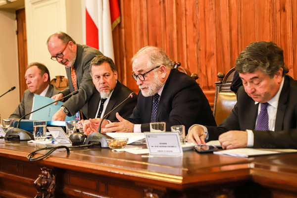 Diferencias por ajustes en la proyección de crecimiento concentran debate parlamentario