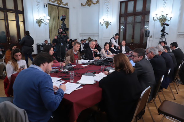 Pasadas las 17:00 horas de ayer sesionó la Comisión de Trabajo.