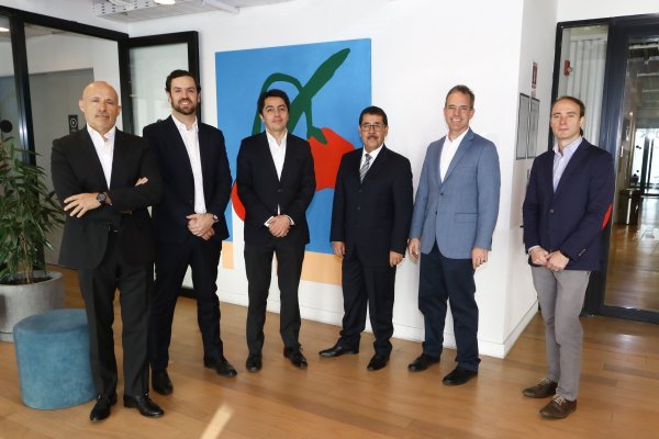 Nelson Rojas, de Caja Los Andes; Sebastián Tarragó, de Belltech Chile; Cristián Céspedes, de la Tesorería General de la República; Sergio Munro, de Cisco Latinoamérica; Daniel Kennedy, de Scotiabank, y Daniel Güell, de Cencosud.