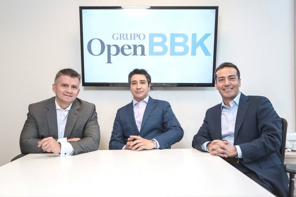 Alejandro Urzúa, Andrés Santibáñez y Álvaro Acosta, socios de Open BBK.
