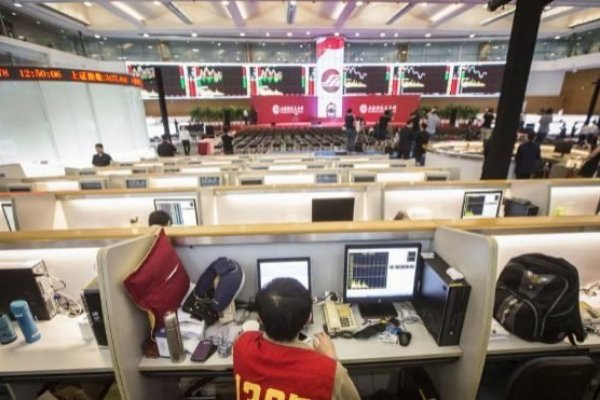 Mercado chino desafía al estadounidense y lanza su propio Nasdaq