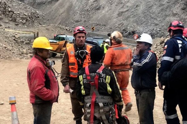 Codelco envía a gerente general de una de sus divisiones y a profesional que trabajó en rescate de los 33 tras accidente en Mina San José