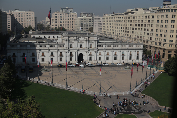 Nuevas cámaras, luces, tarima y alfombra en La Moneda