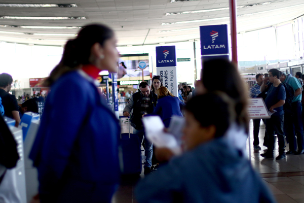 Latam Airlines inicia nuevo sistema de embarque