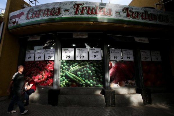 Sube la presión para Macri: canasta alimentaria y precios mayoristas avanzan a un día de conocerse el PIB