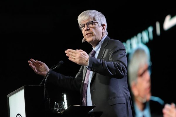 Paul Romer: "Espero que mis comentarios no ayuden a polarizar. Si he contribuido en eso, me disculpo"