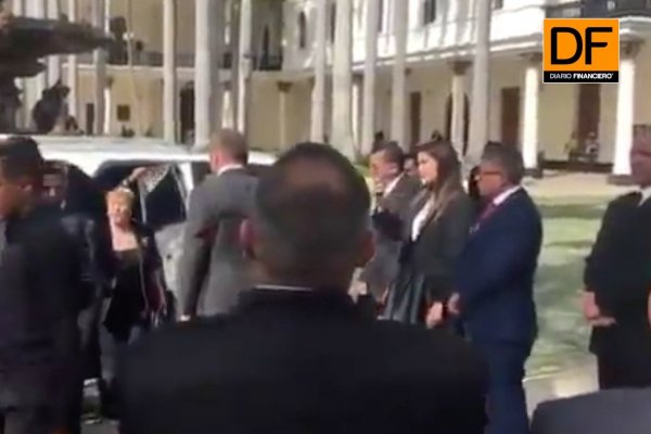 <p>Ahora en DF: Bachelet llega a reunirse con Guaidó</p>