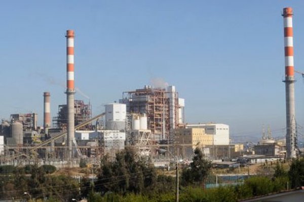 Primeras centrales a carbón en dejar de operar recibirían $ 1.300 millones mensuales por estar disponibles para emergencias