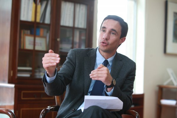 Ministro Jobet y retiro de carboneras: "Nos comprometimos a 5 años porque para los próximos la tecnología avanzará muy rápido"