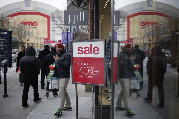 Confianza del consumidor en EEUU cae a mínimo desde septiembre de 2017