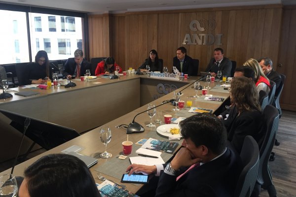 Chile con los ojos puestos en sus vecinos para atraer más inversión