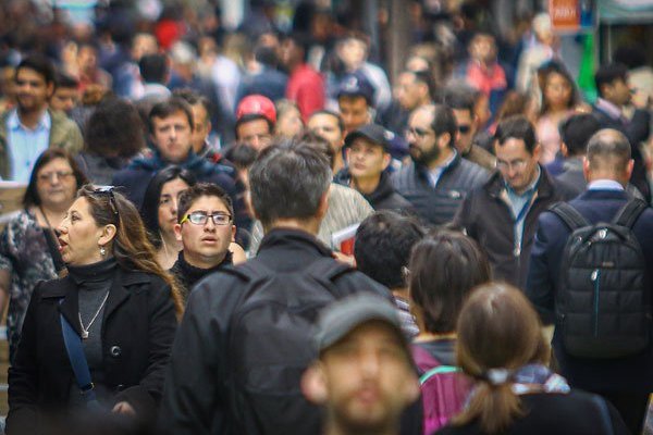 Crece el temor a perder el empleo y aumenta la percepción negativa de rol del gobierno
