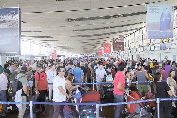 <p>Frecuencias para vuelos entre Santiago y Lima estarían llegando a su tope</p>