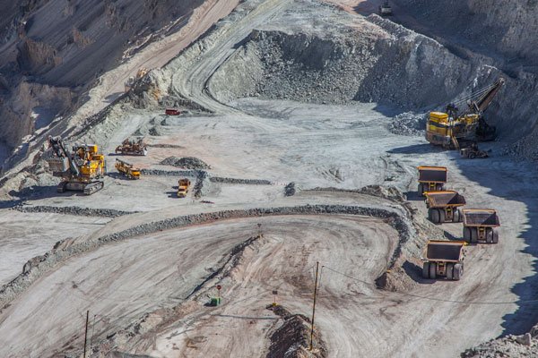 Huelga en Chuquicamata golpeará la producción de cobre y le restará hasta 0,4 punto a actividad de junio