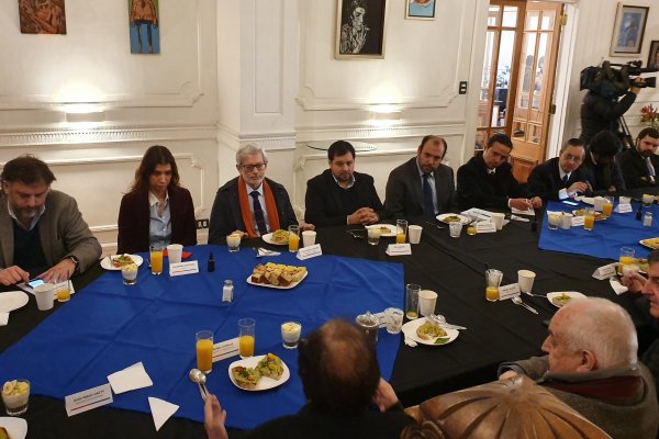 Ministro Fontaine se reúne con gremios PYME y fija prioridades de la cartera