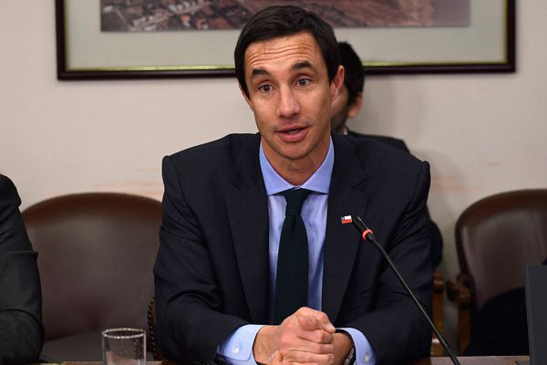 Jobet abre hoy mesa por conflicto con pequeños generadores