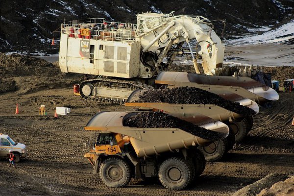 <p>Sindicatos de Mina Invierno se juegan última carta y piden al Tribunal Ambiental que haga inspección en terreno</p>